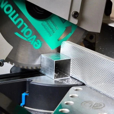 Panza circular pentru taiat aluminiu, pentru fierastraie circulare stationare Evolution 255mm, Ø255 x 25.4 mm, 80 de dinti TCT