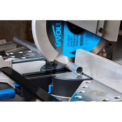 Panza circular pentru taiat otel subtire, pentru fierastraie circulare stationare Evolution 255mm, Ø255 x 25.4 mm, 70 de dinti TCT